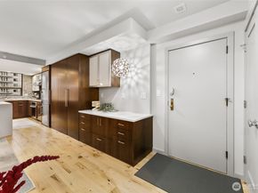 2621 2nd Avenue 1002, Seattle WA 98121