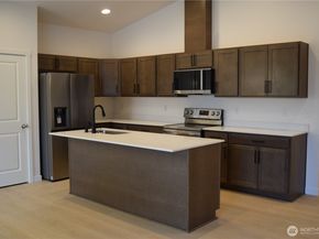 7081 E Bullseye Street, Port Orchard WA 98366