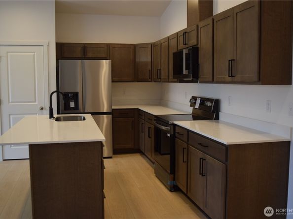 7081 E Bullseye Street, Port Orchard WA 98366