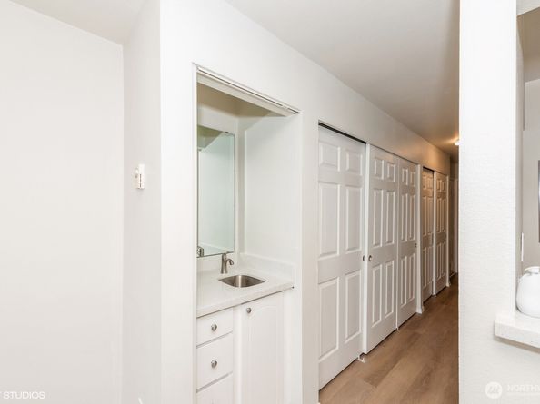 1221 Harbor Avenue SW 105, Seattle WA 98116