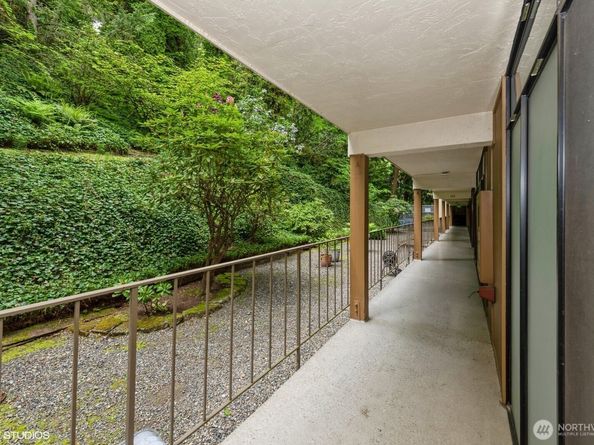 1221 Harbor Avenue SW 105, Seattle WA 98116