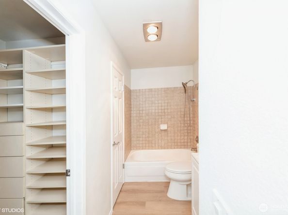 1221 Harbor Avenue SW 105, Seattle WA 98116