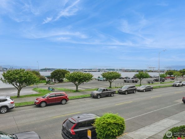 1221 Harbor Avenue SW 105, Seattle WA 98116