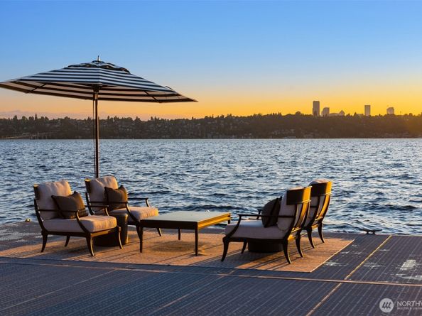 1615 Roanoke Way, Mercer Island WA 98040