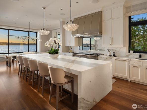 1615 Roanoke Way, Mercer Island WA 98040