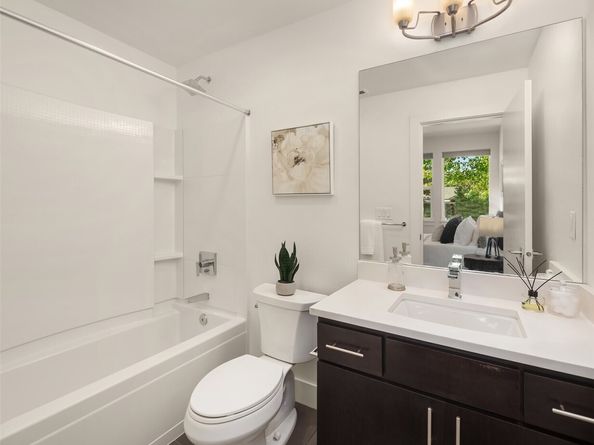9604 Main Street C, Bothell WA 98011