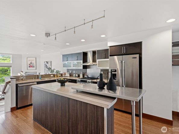 566 McGraw Street, Seattle WA 98109