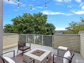 566 McGraw Street, Seattle WA 98109