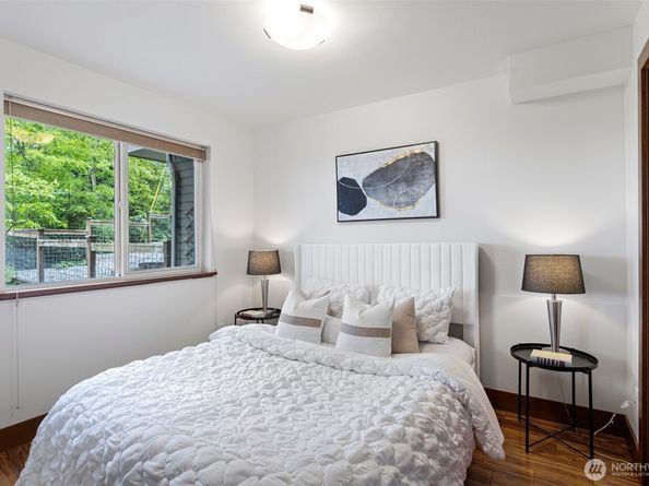 566 McGraw Street, Seattle WA 98109
