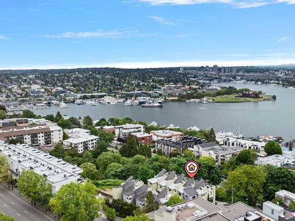 566 McGraw Street, Seattle WA 98109