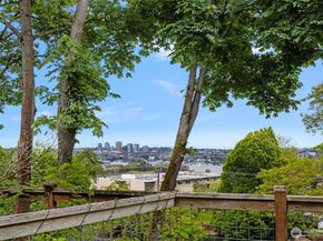 566 McGraw Street, Seattle WA 98109