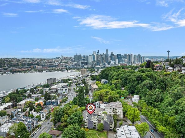 566 McGraw Street, Seattle WA 98109