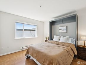 524 6th Avenue W 310, Seattle WA 98119