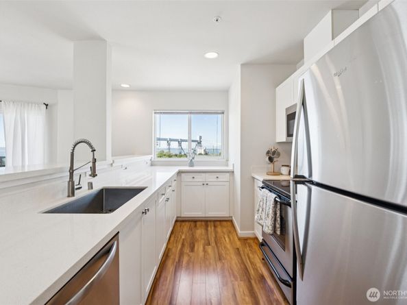 524 6th Avenue W 310, Seattle WA 98119