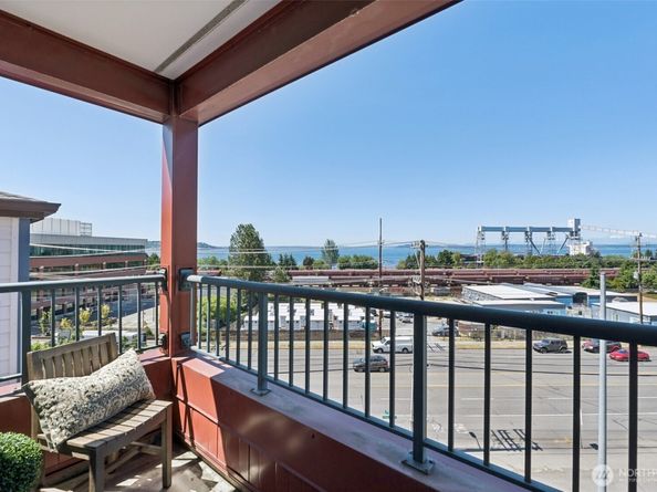 524 6th Avenue W 310, Seattle WA 98119
