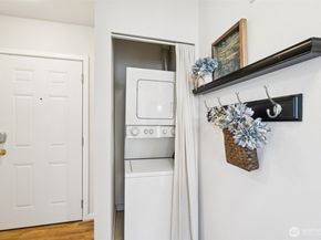 524 6th Avenue W 310, Seattle WA 98119