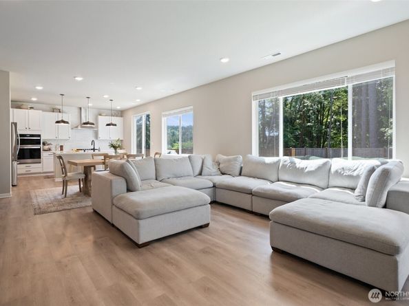 2405 NE Waterlily Way, Poulsbo WA 98370