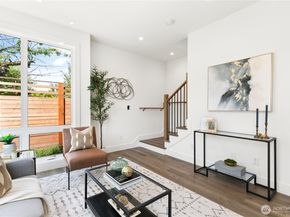 9061 Meridian Place N, Seattle WA 98103