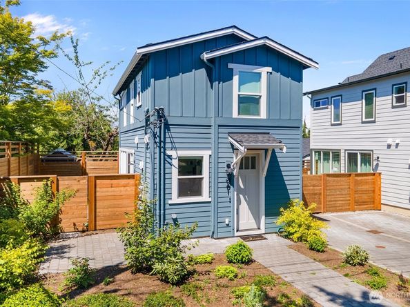 9061 Meridian Place N, Seattle WA 98103