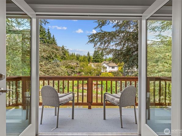 11028 E Riverside Drive, Bothell WA 98011