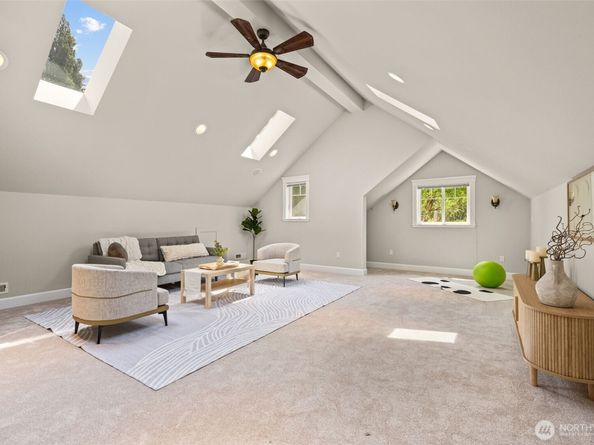 11028 E Riverside Drive, Bothell WA 98011