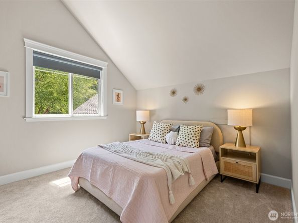 11028 E Riverside Drive, Bothell WA 98011
