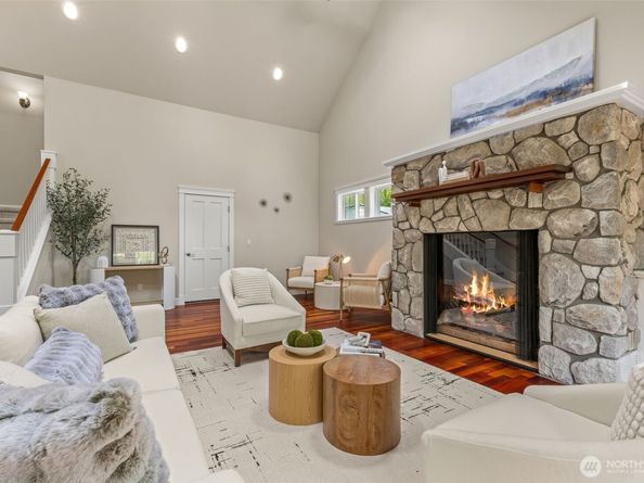 11028 E Riverside Drive, Bothell WA 98011
