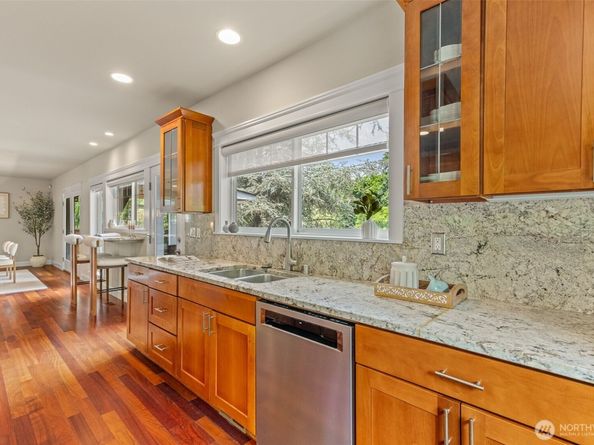 11028 E Riverside Drive, Bothell WA 98011