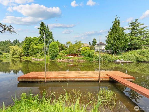 11028 E Riverside Drive, Bothell WA 98011