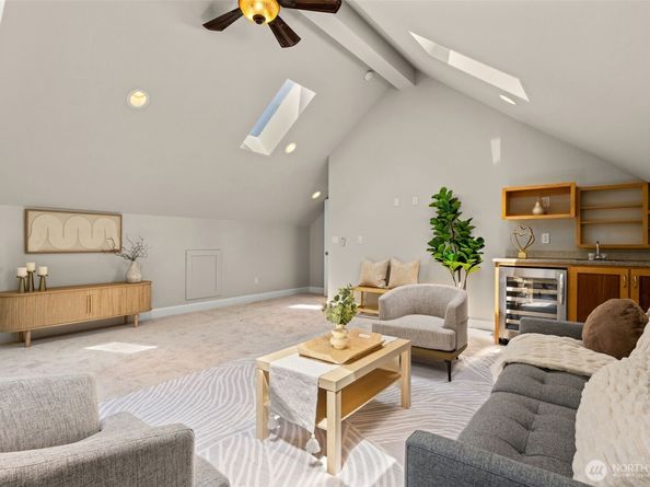 11028 E Riverside Drive, Bothell WA 98011
