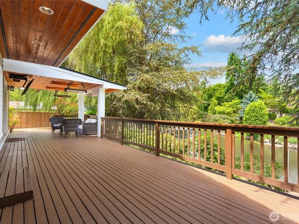 11028 E Riverside Drive, Bothell WA 98011