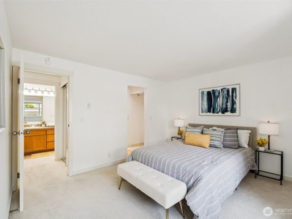 10004 100th Avenue NE K202, Kirkland WA 98034