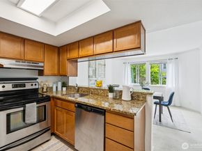 10004 100th Avenue NE K202, Kirkland WA 98034