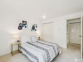10004 100th Avenue NE K202, Kirkland WA 98034