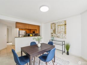 10004 100th Avenue NE K202, Kirkland WA 98034