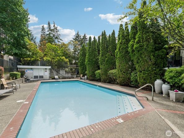 10004 100th Avenue NE K202, Kirkland WA 98034