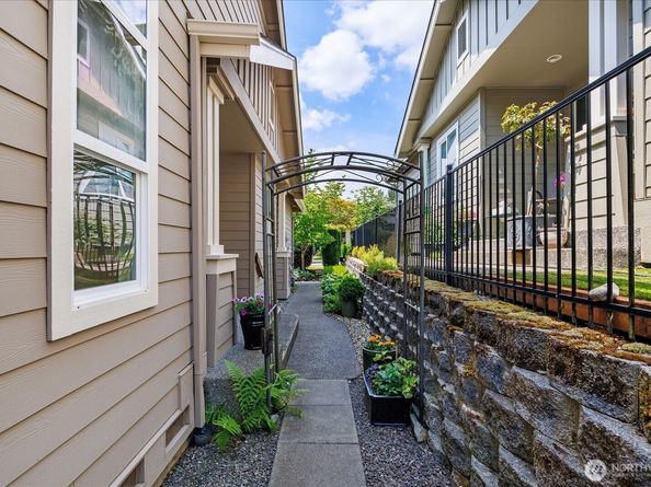 13720 231st Lane NE, Redmond WA 98053