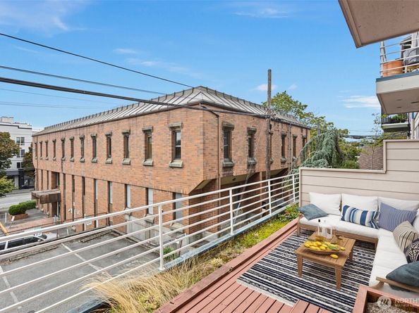 2727 E Franklin Avenue E 102, Seattle WA 98102