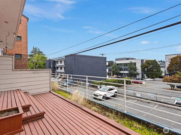 2727 E Franklin Avenue E 102, Seattle WA 98102