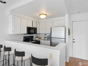 2727 E Franklin Avenue E 102, Seattle WA 98102