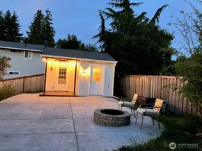 4115 NE 2nd Pl, Renton WA 98059
