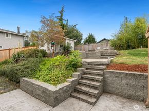 4115 NE 2nd Pl, Renton WA 98059