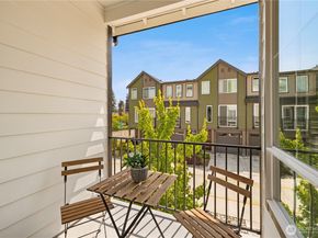 18527 1st Avenue NE C, Shoreline WA 98155