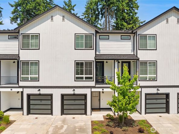 18527 1st Avenue NE C, Shoreline WA 98155