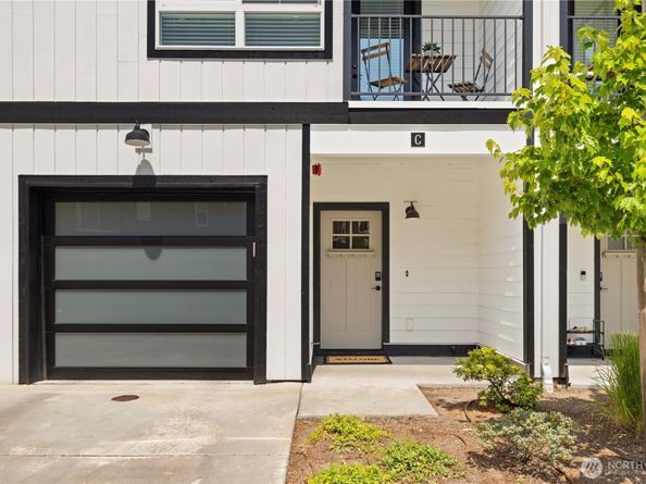 18527 1st Avenue NE C, Shoreline WA 98155