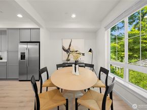 18527 1st Avenue NE C, Shoreline WA 98155