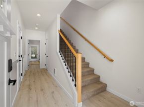 18527 1st Avenue NE C, Shoreline WA 98155