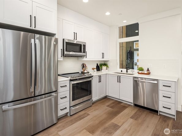 1721 17th Avenue, Seattle WA 98122
