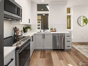 1721 17th Avenue, Seattle WA 98122