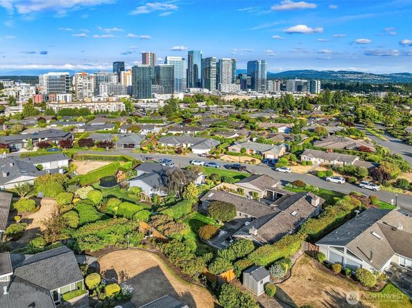 9642 Hilltop Road, Bellevue WA 98004
